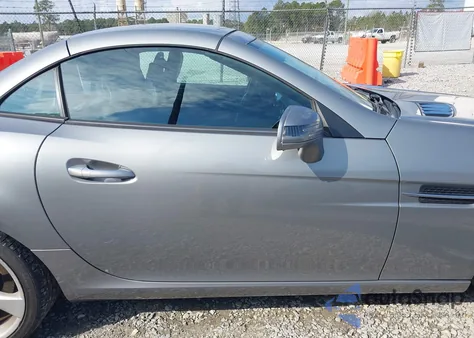 2012 Mercedes-Benz Slk 350 z USA, uszkodzony, nr VIN WDDPK5HA5CF011876